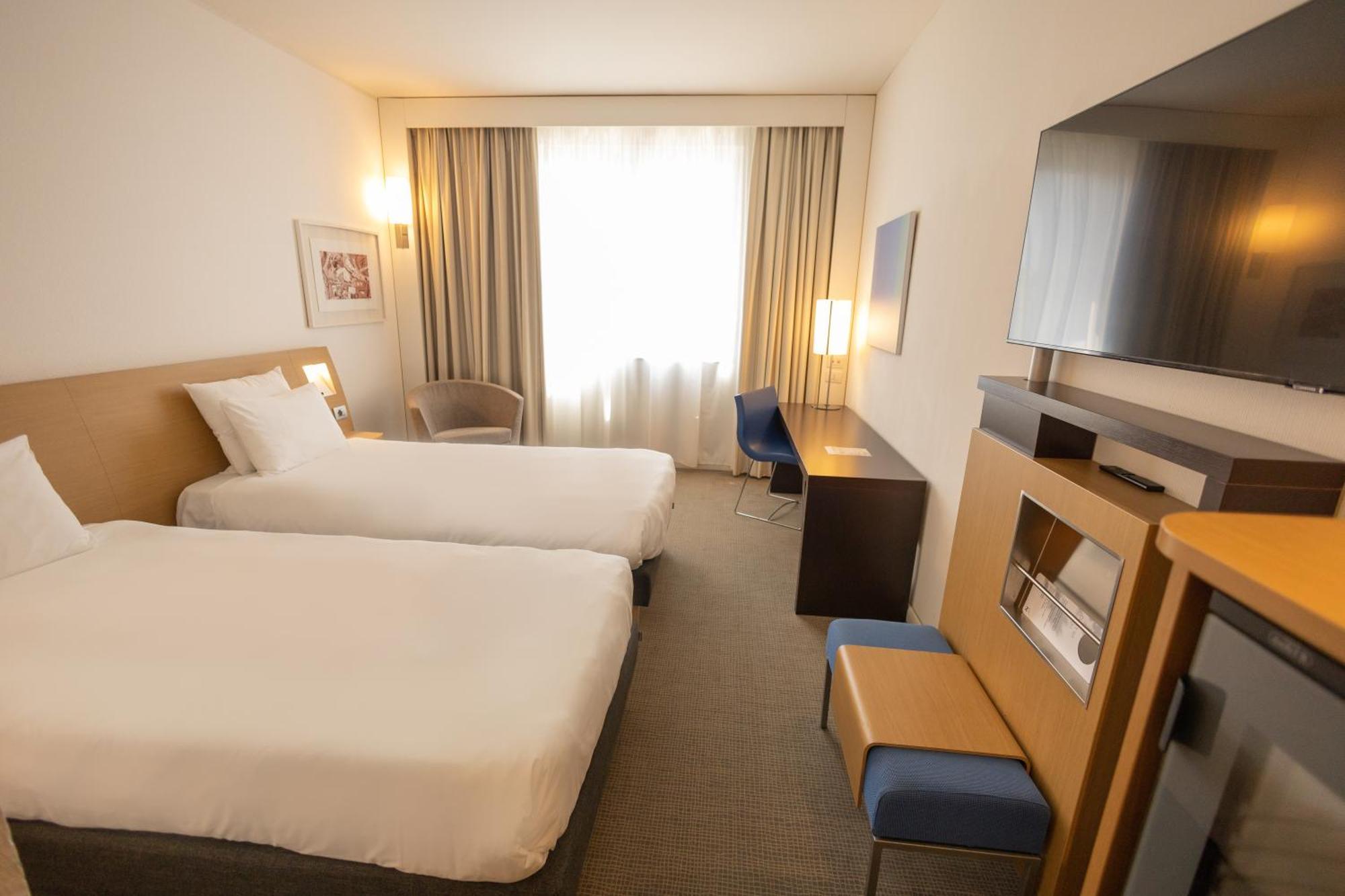 Novotel Salerno Est Arechi Εξωτερικό φωτογραφία
