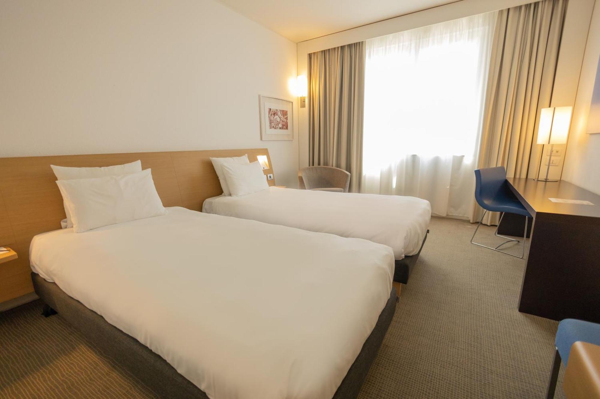 Novotel Salerno Est Arechi Εξωτερικό φωτογραφία
